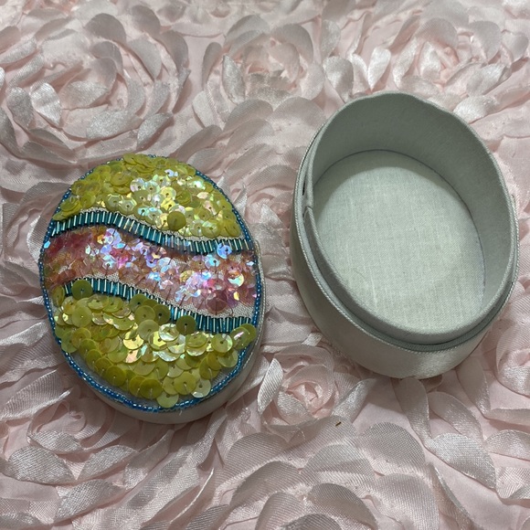 Set Of 3 Vintage Spring Easter Sequin Covered Boxes! - Picture 4 of 10
